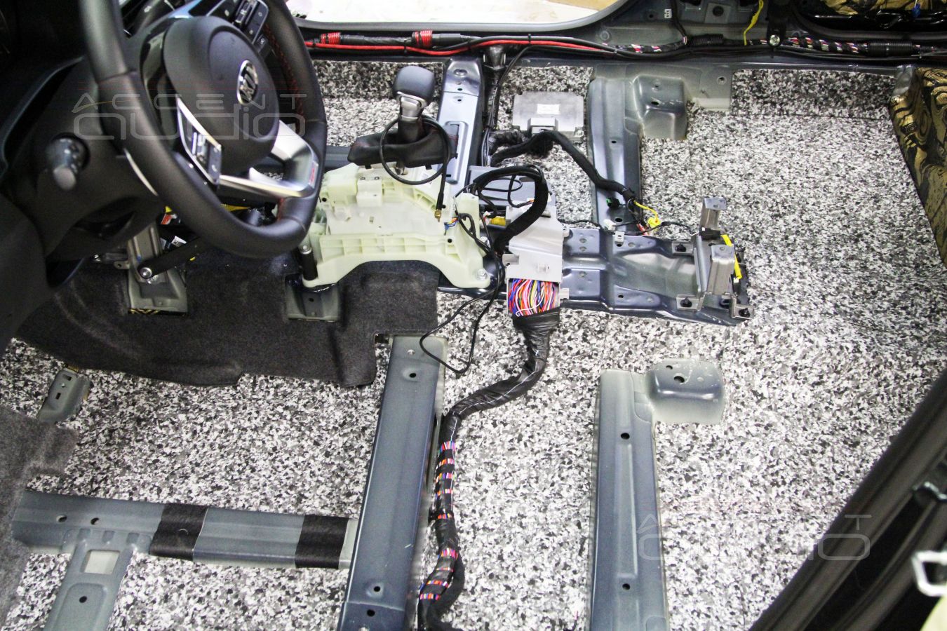 Шумоизоляция пола и задних дверей Kia Optima