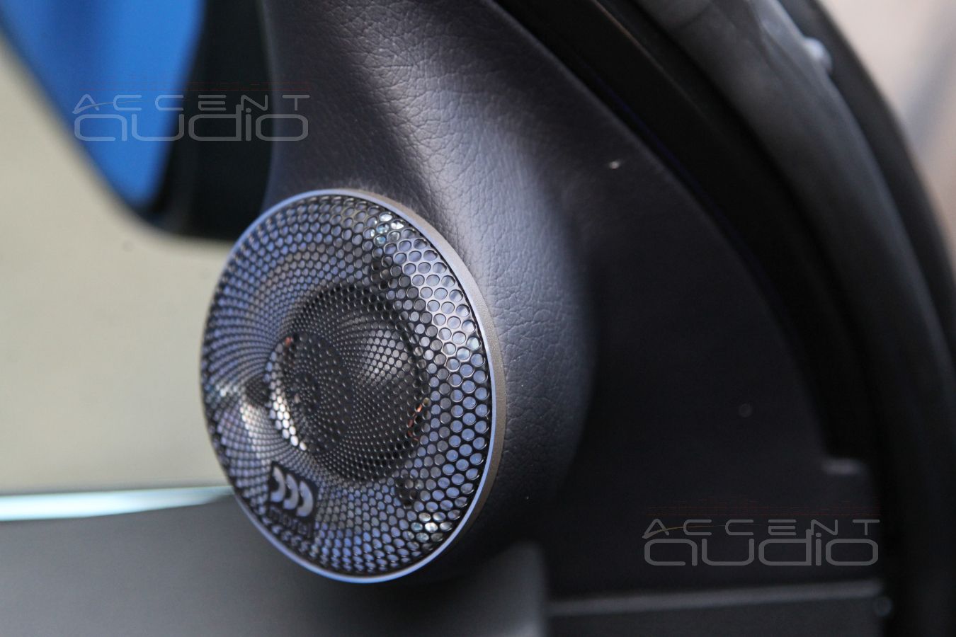 Установка акустики в Nissan X-Trail