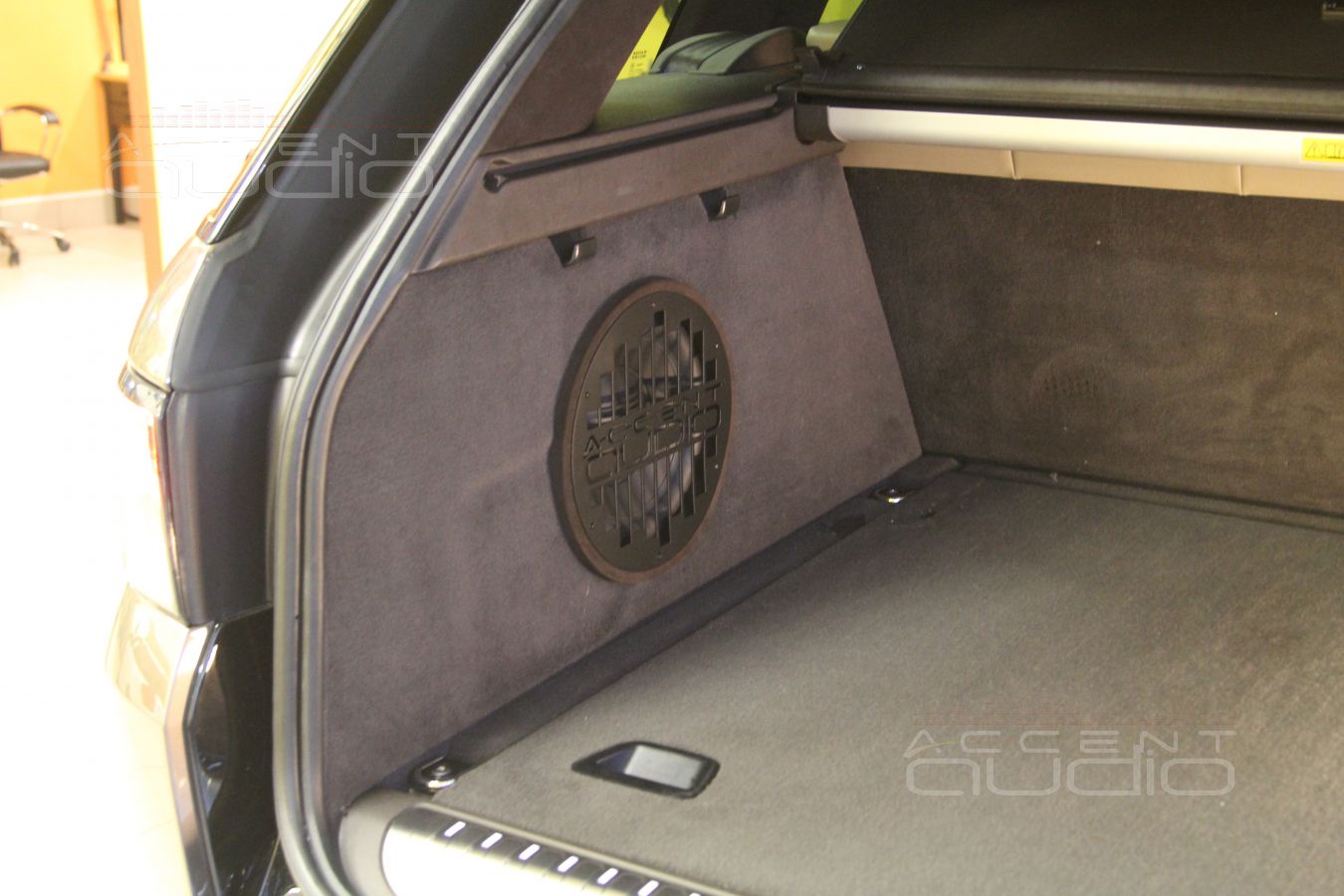 Сабвуфер Peerless XXLS-P835016 и его интеграция в RangeRover Sport