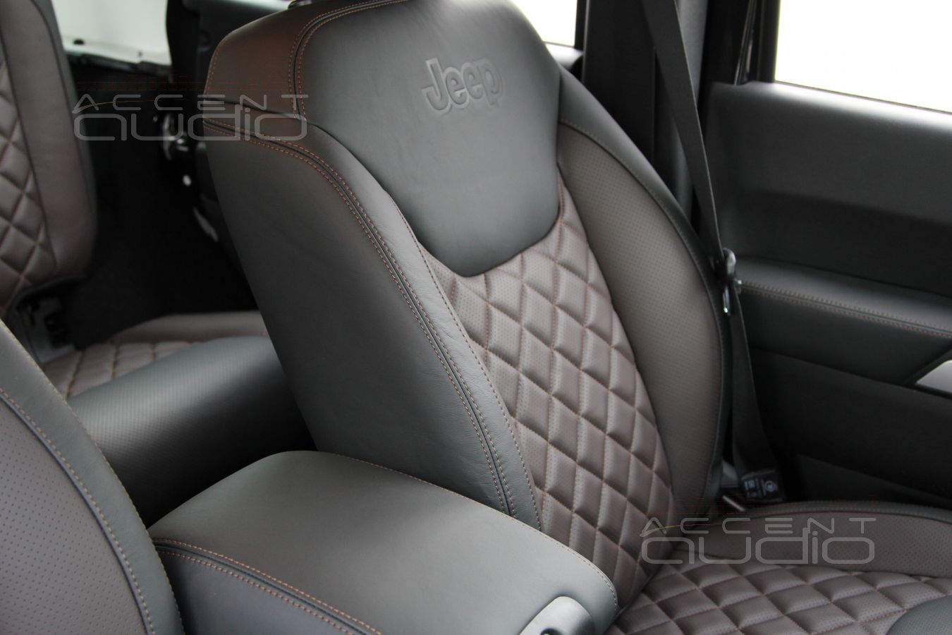 Эксклюзивный кожаный салон Jeep Wrangler