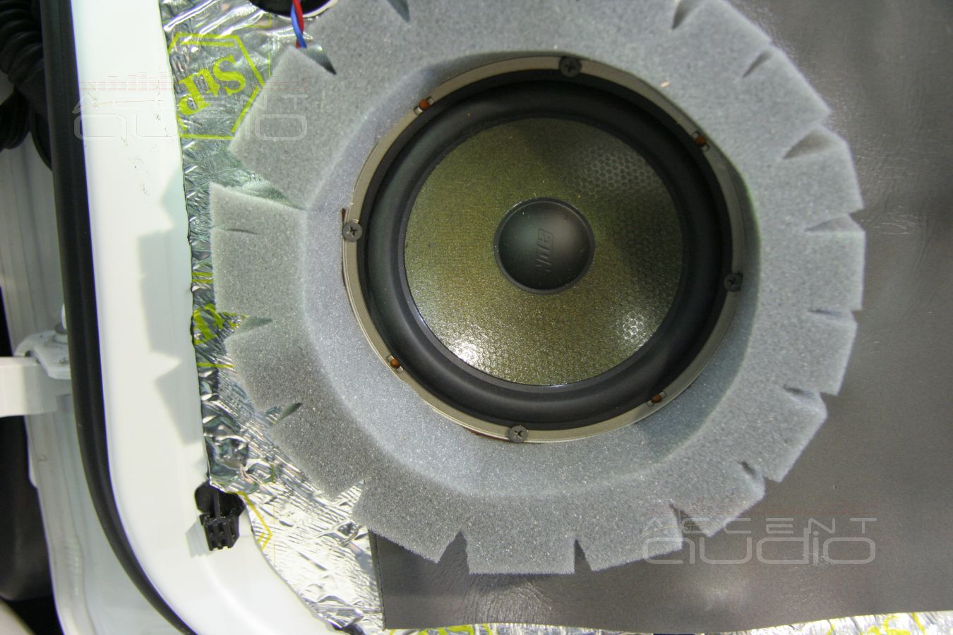 Установка мидбасов