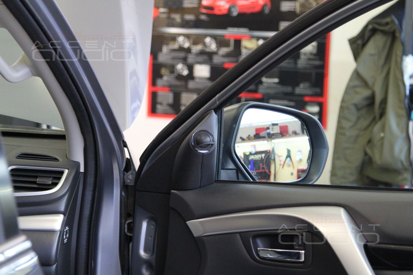 Установка акустики Audison AVK6 & Audison AVX6.5