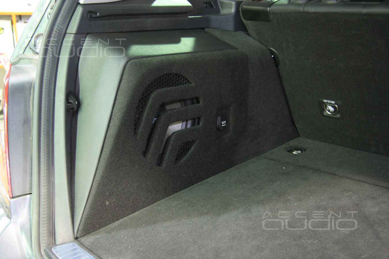 Сабвуфер Eton HEX в Mercedes GLK 350