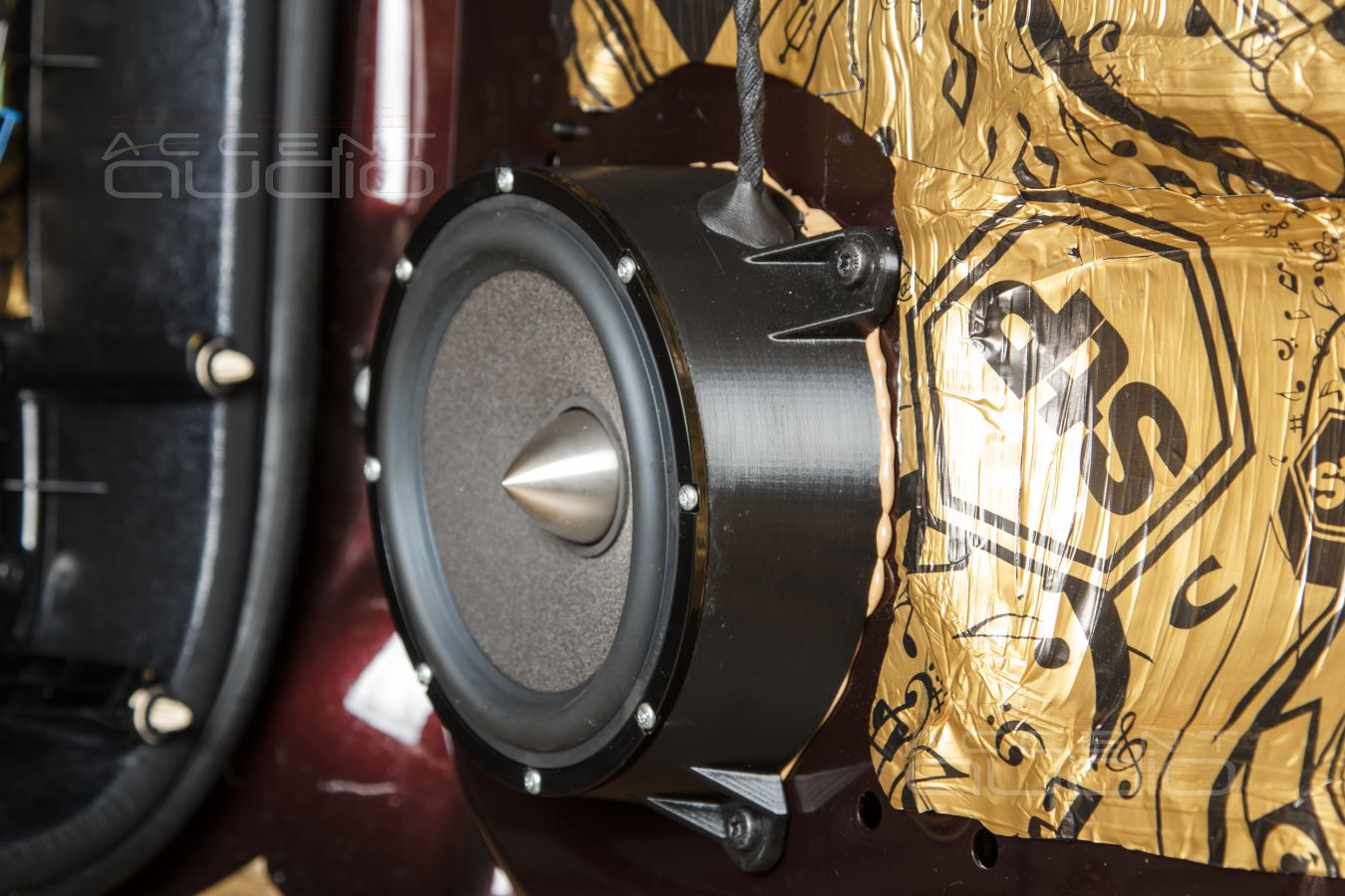 Аудиоподготовка дверей и штатный монтаж мидбасовых динамиков Brax ML6P