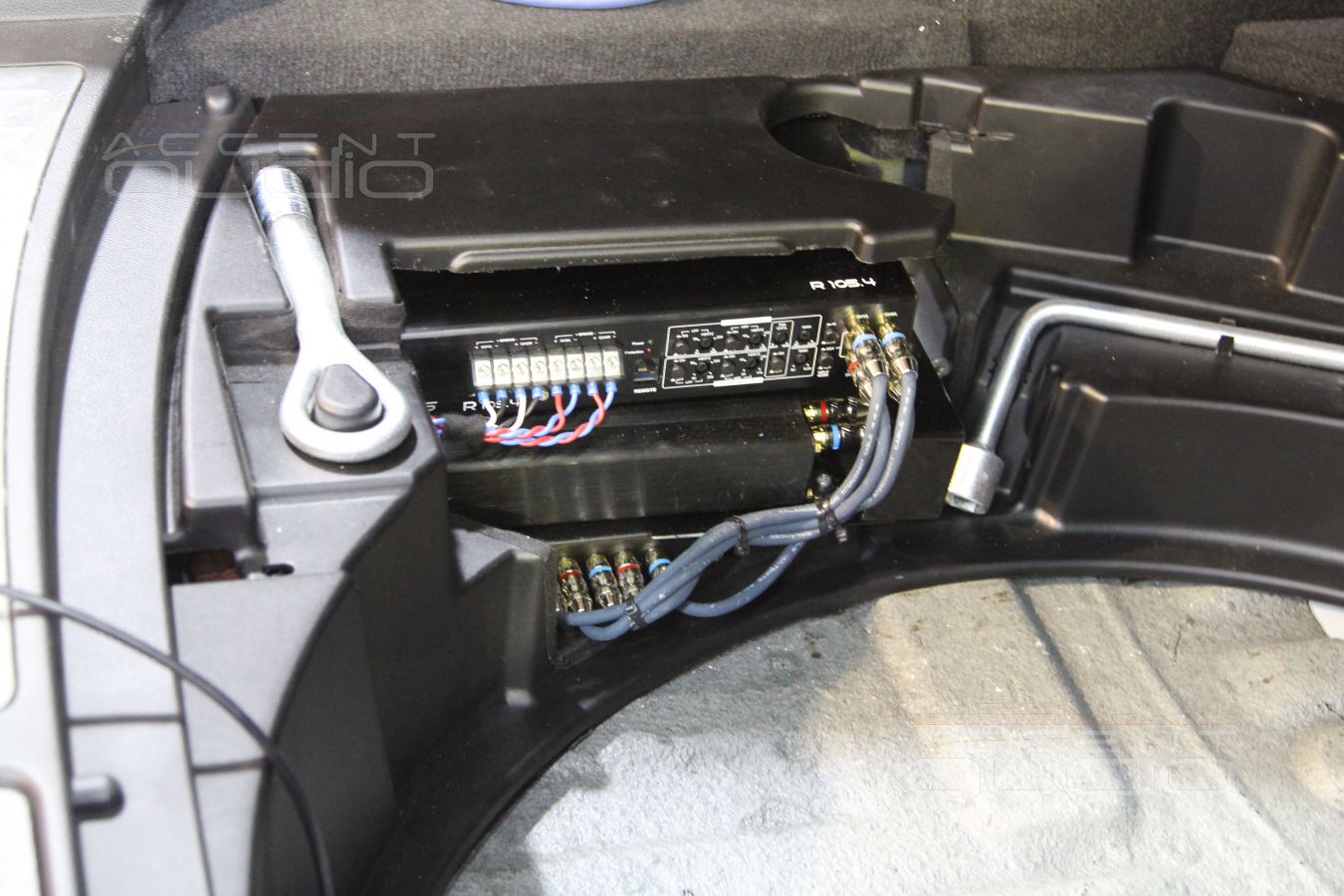 Установка усилителей и процессора в Infiniti FX