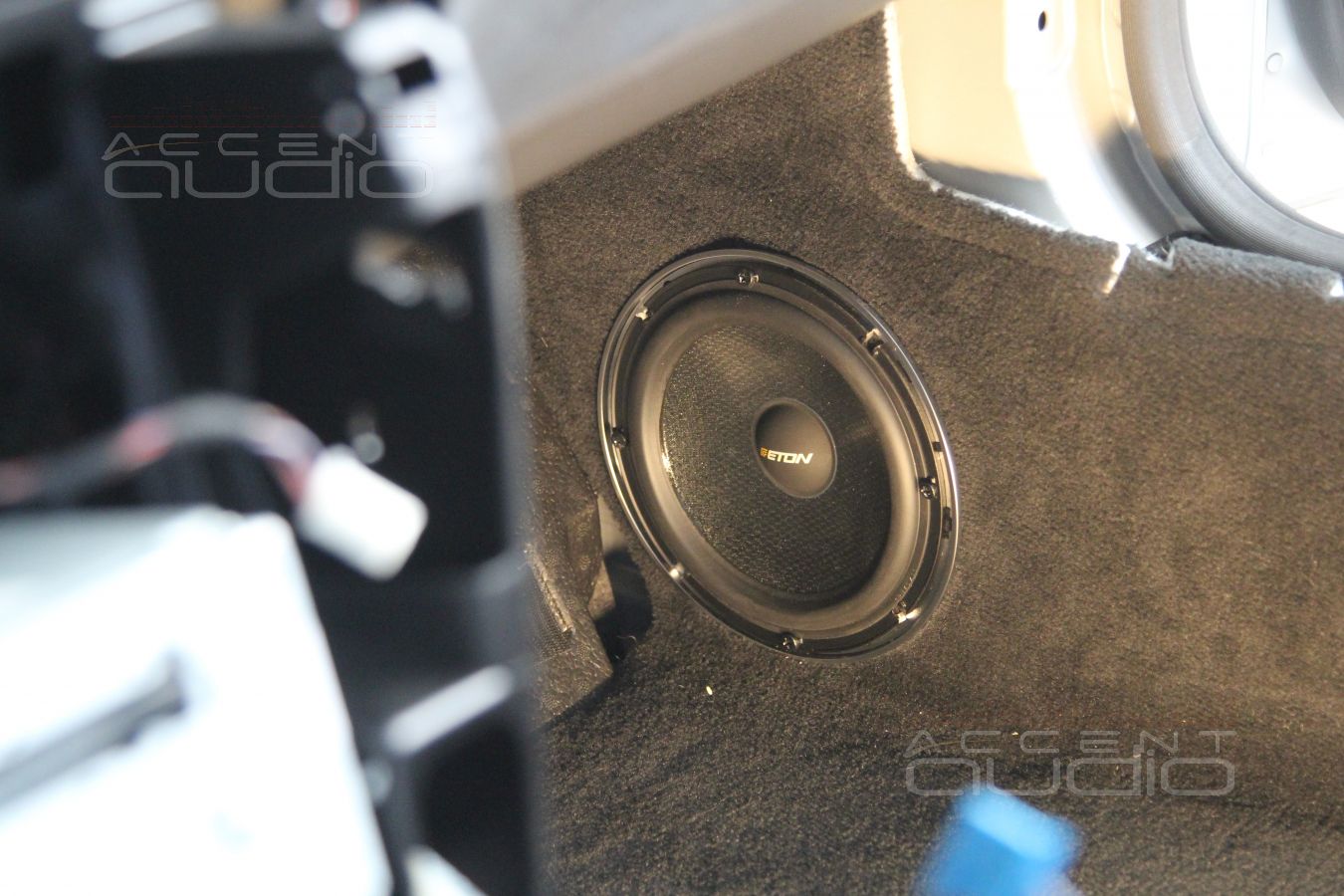 Установка мидбасов Eton MAS 160 в Mercedes-Benz GT