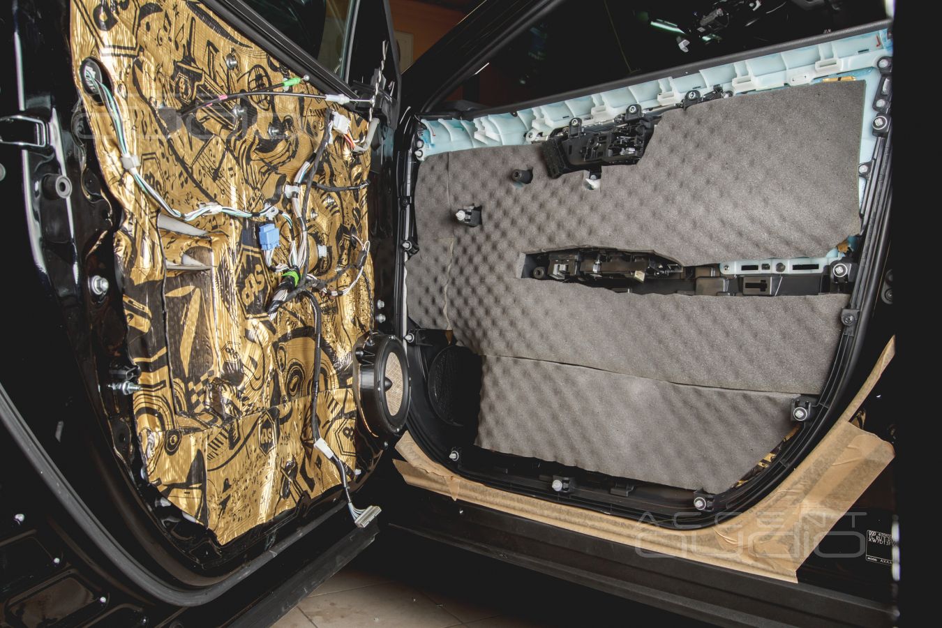 Аудиоподготовка дверей и установка Focal FLAX в Toyota RV4