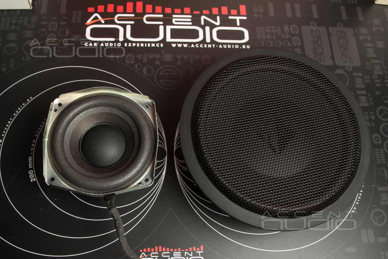 Новый сабвуфер с корпусом, который полностью прячется за обшивкой Monjaro