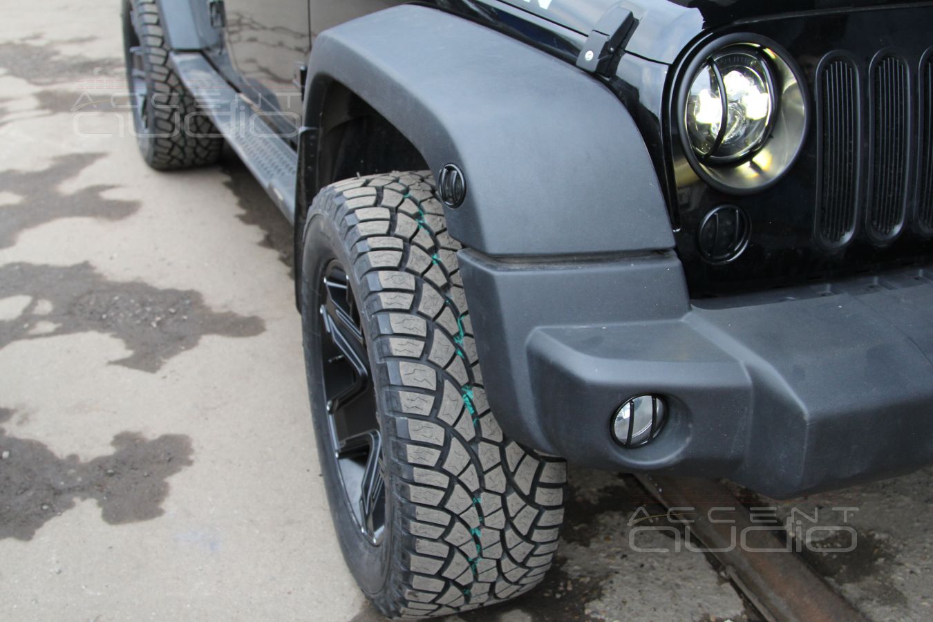 Новые черные колеса MAMBA на черном Jeep Wrangler Rubicon