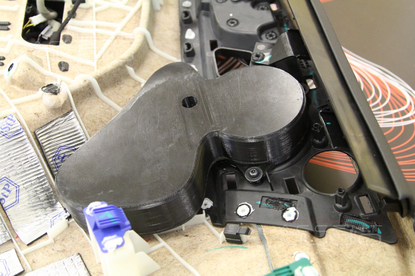 Подготовка объемов для установки излучателей Brax Matrix ML3 в Volvo XC60