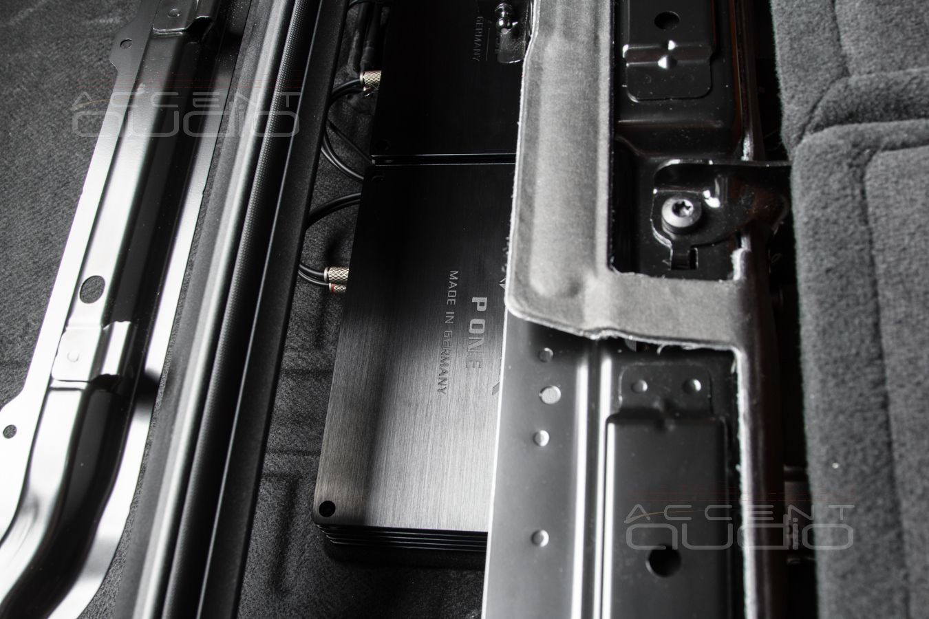 Немецкие усилители Helix PSix и Helix Pone в BMW X5