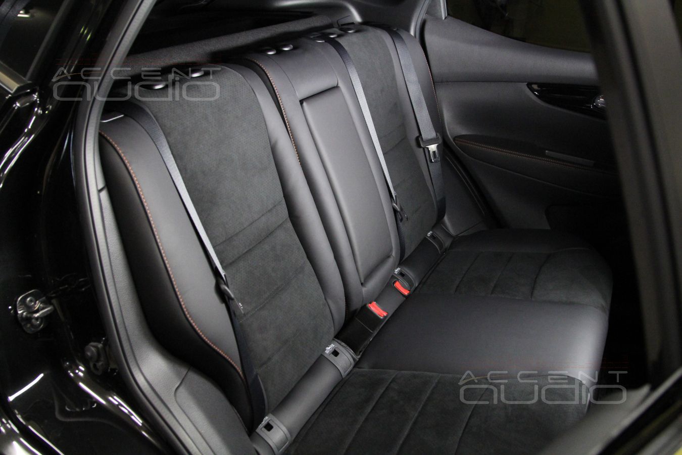 Перетяжка и подогрев задних сидений