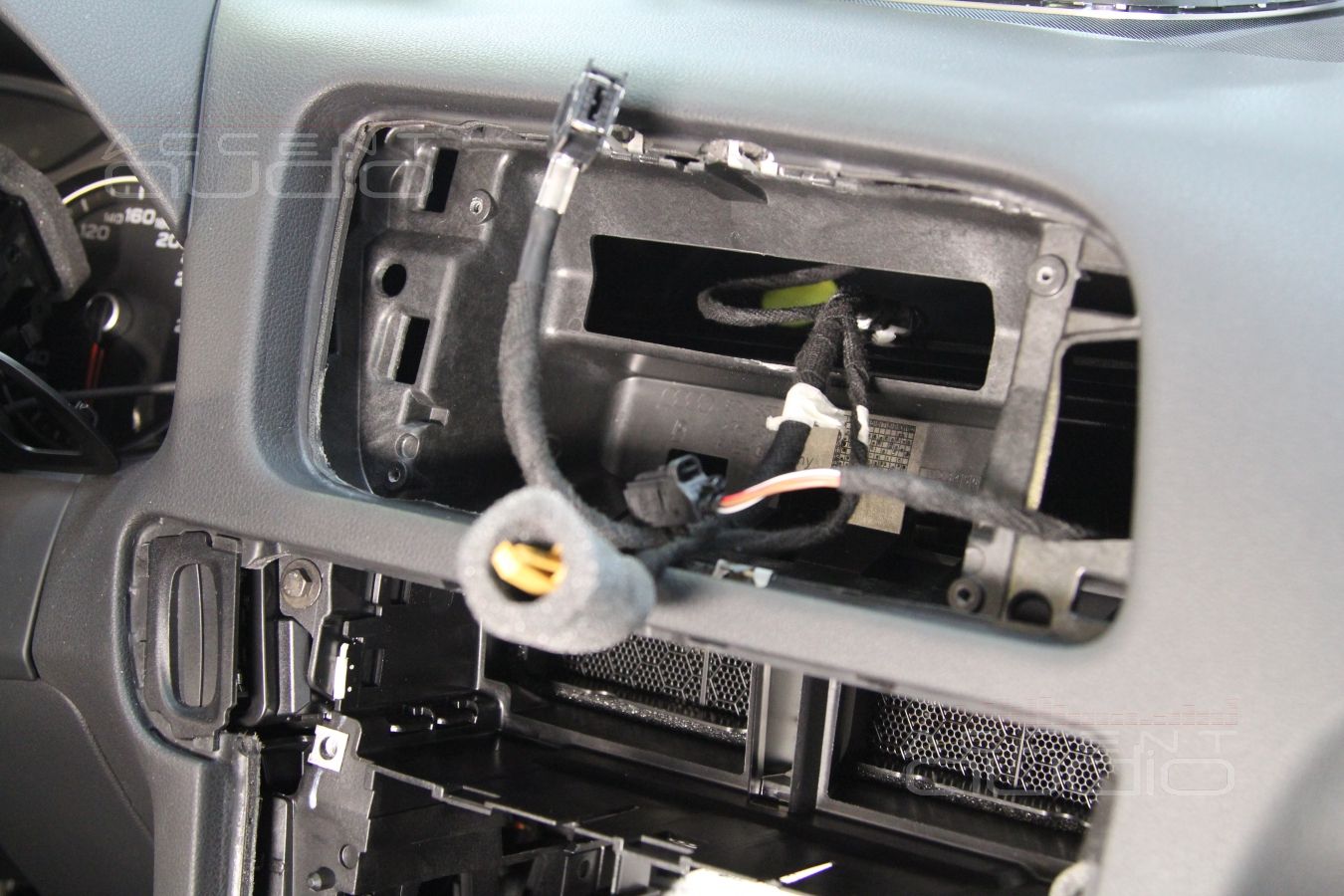 Процесс установки Alpine X701D-A