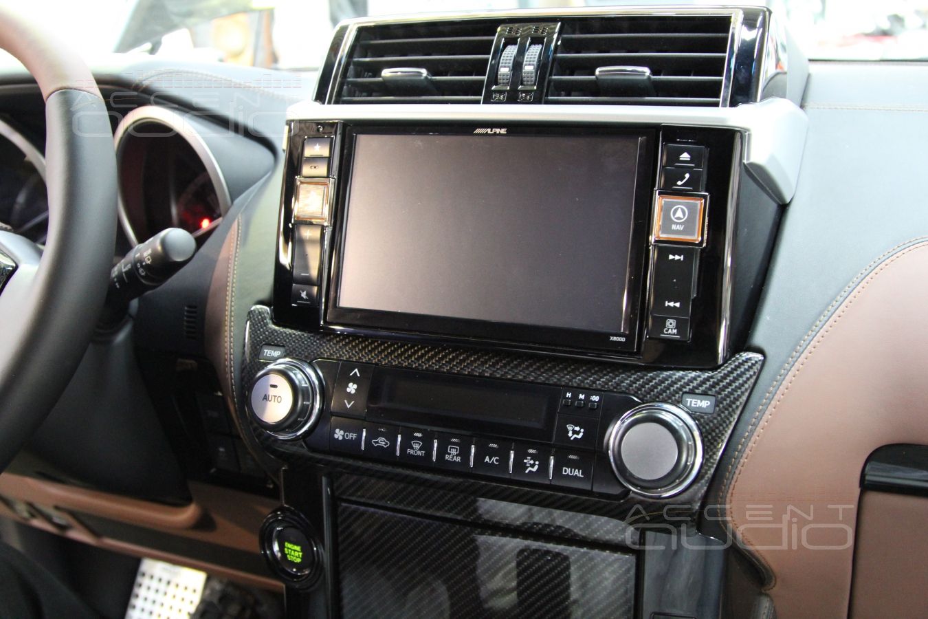 Новый Toyota Prado 150 + новый Alpine X800D = все работает…