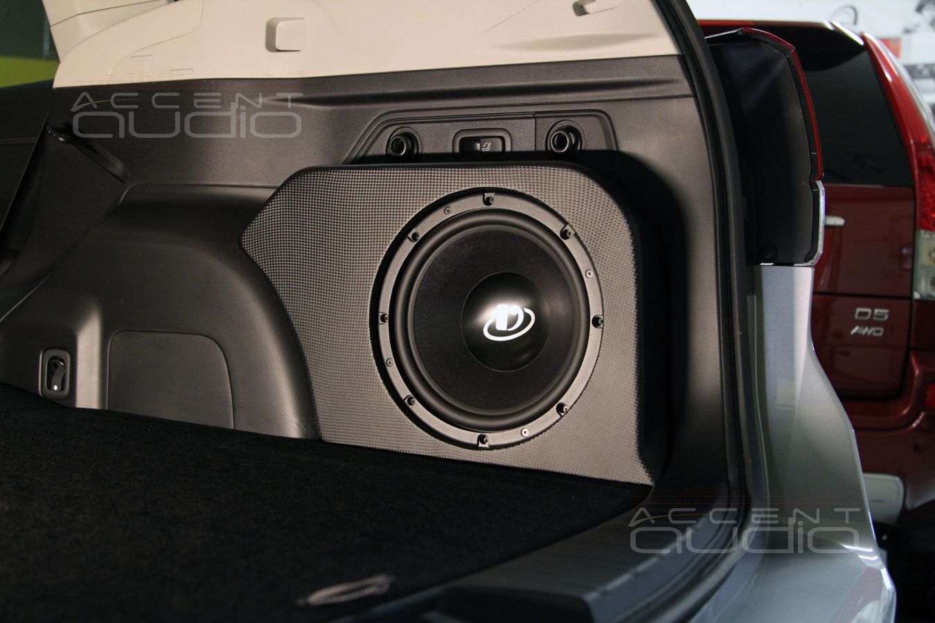 Сабвуфер-стелс с динамиком Dego для Subaru Forester