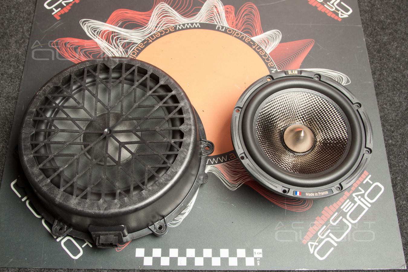 Установка акустики Blam Multix в Panamera в стиле Dali: мидбас и СЧ