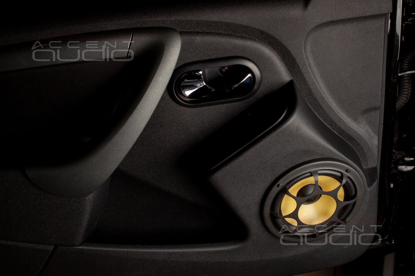 Аудиоподготовка дверей и установка акустики Focal MW ES165K (HPVE1078) в Renault Duster