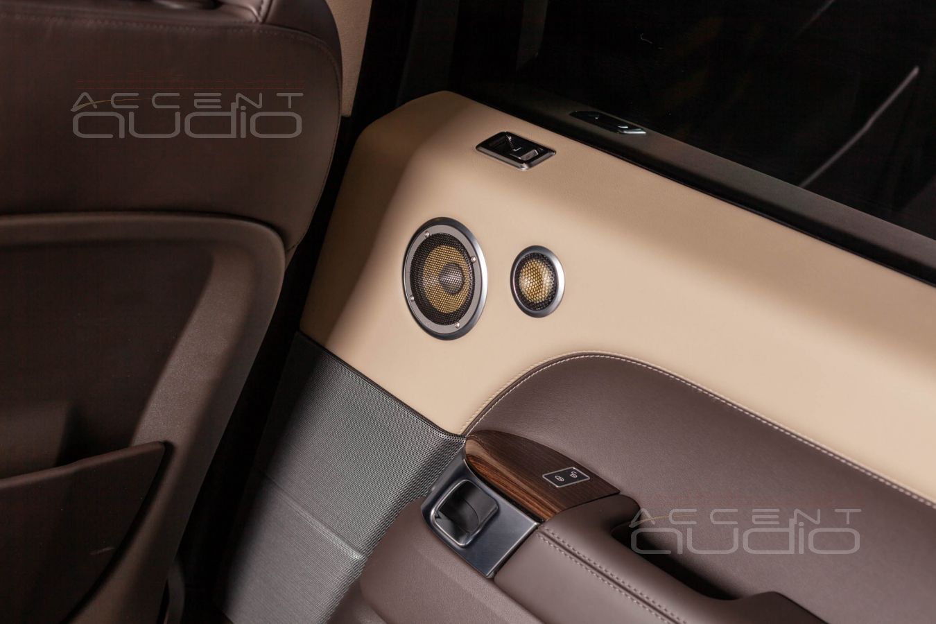 Вариация вторая: с сеточкакми. Установка СЧ и ВЧ излучателей Focal K2 Power в защищенном виде