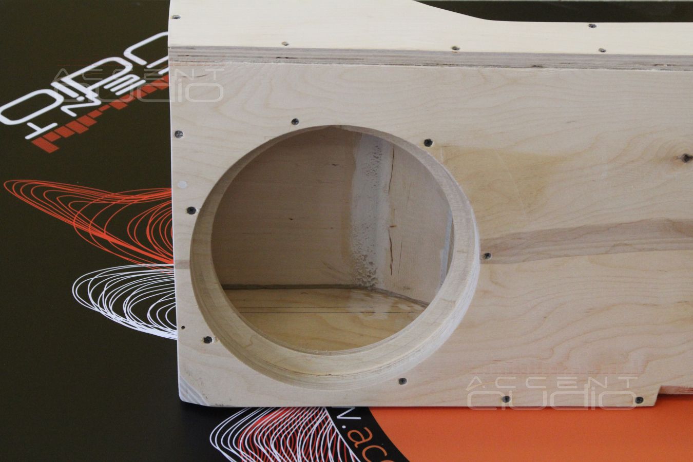 А как так сделан этот сабвуфер ?