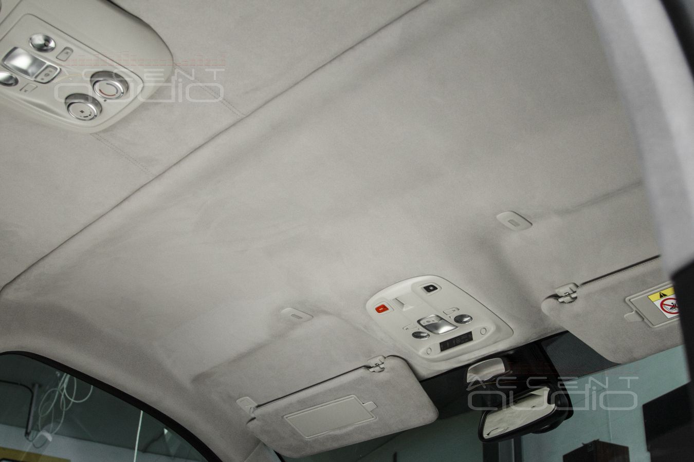 Новый дизайн потолка Opel Zafira и оригинальная подсветка