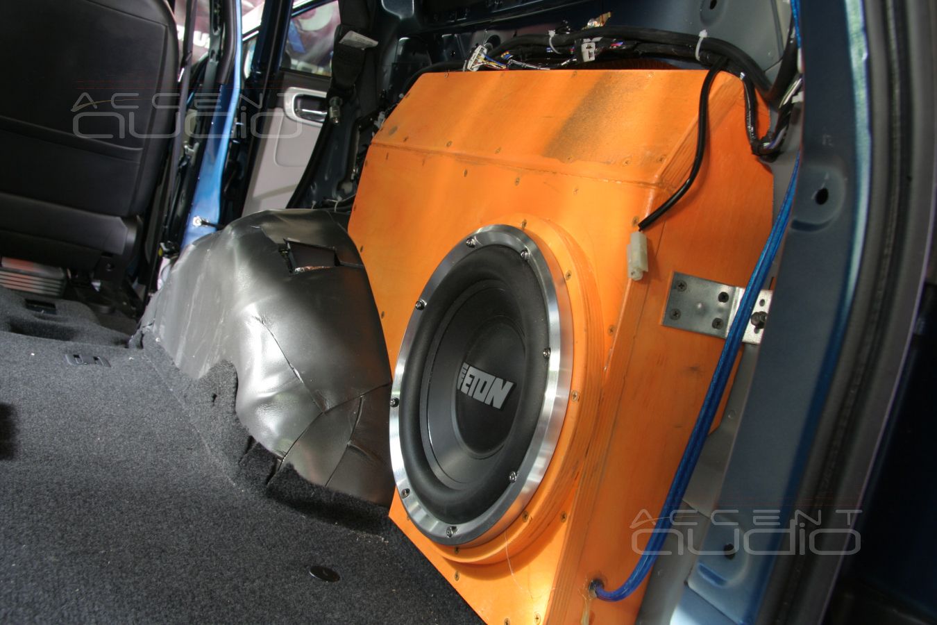 Установка усилителей в Mitsubishi Pajero Sport