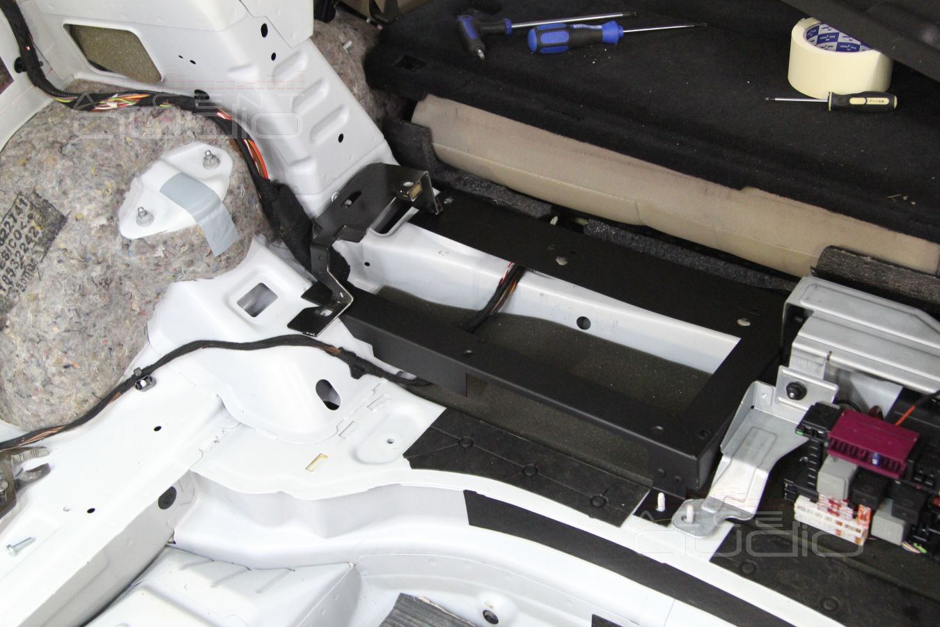 Mercedes GLK и Цифровой процессор JBL ms-8: новое решение