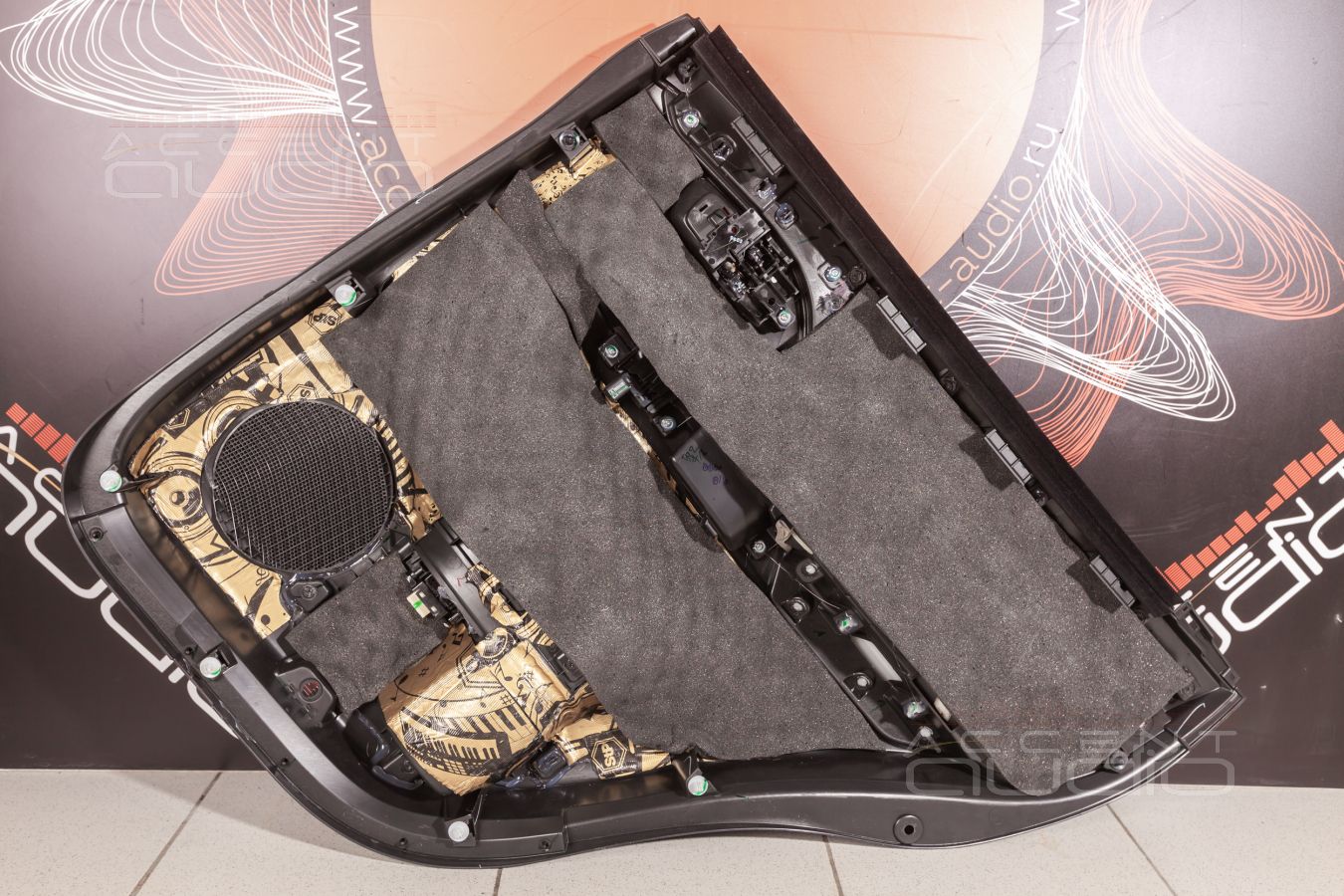 Аудиоподготовка дверей, жесткость и установка акустики Focal Flax в Mitsubishi Pajero Sport