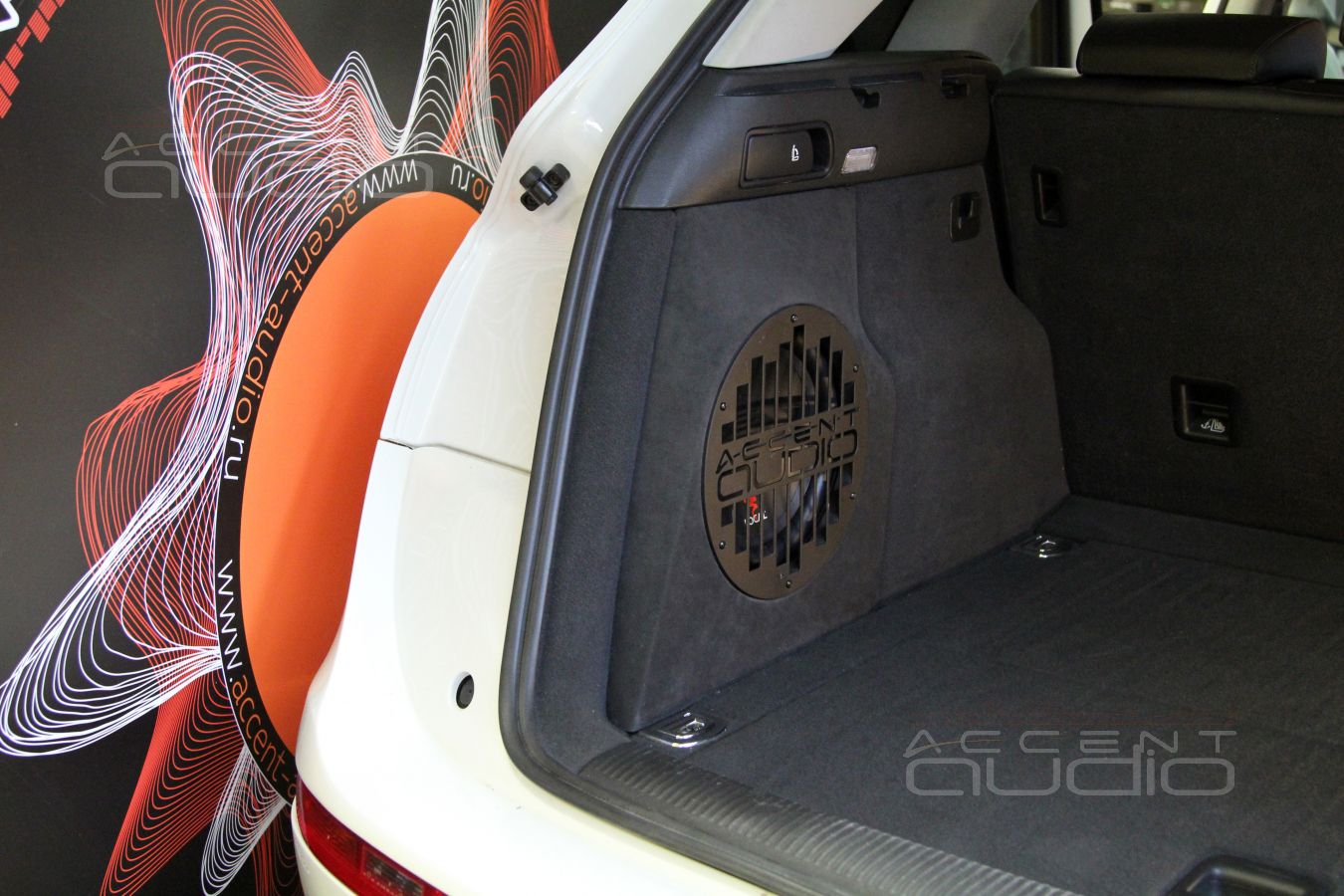 Идеальный сабвуфер-стелс для Audi Q5 – вариант Focal EXPERT P25DB