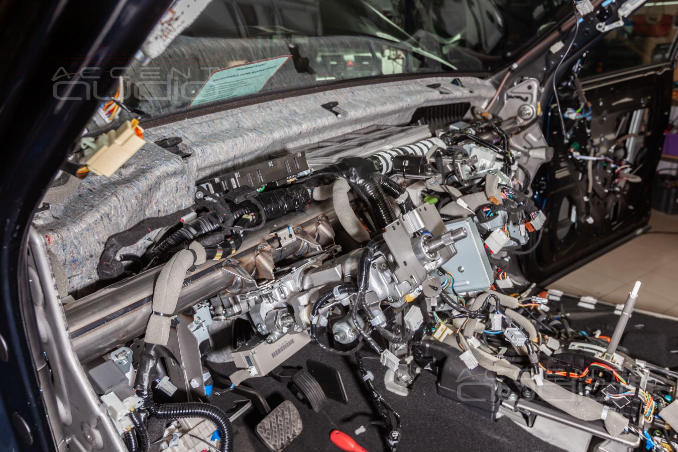 Установка акустики: установка среднечастотных Brax ML3 в торпеду Infiniti QX80