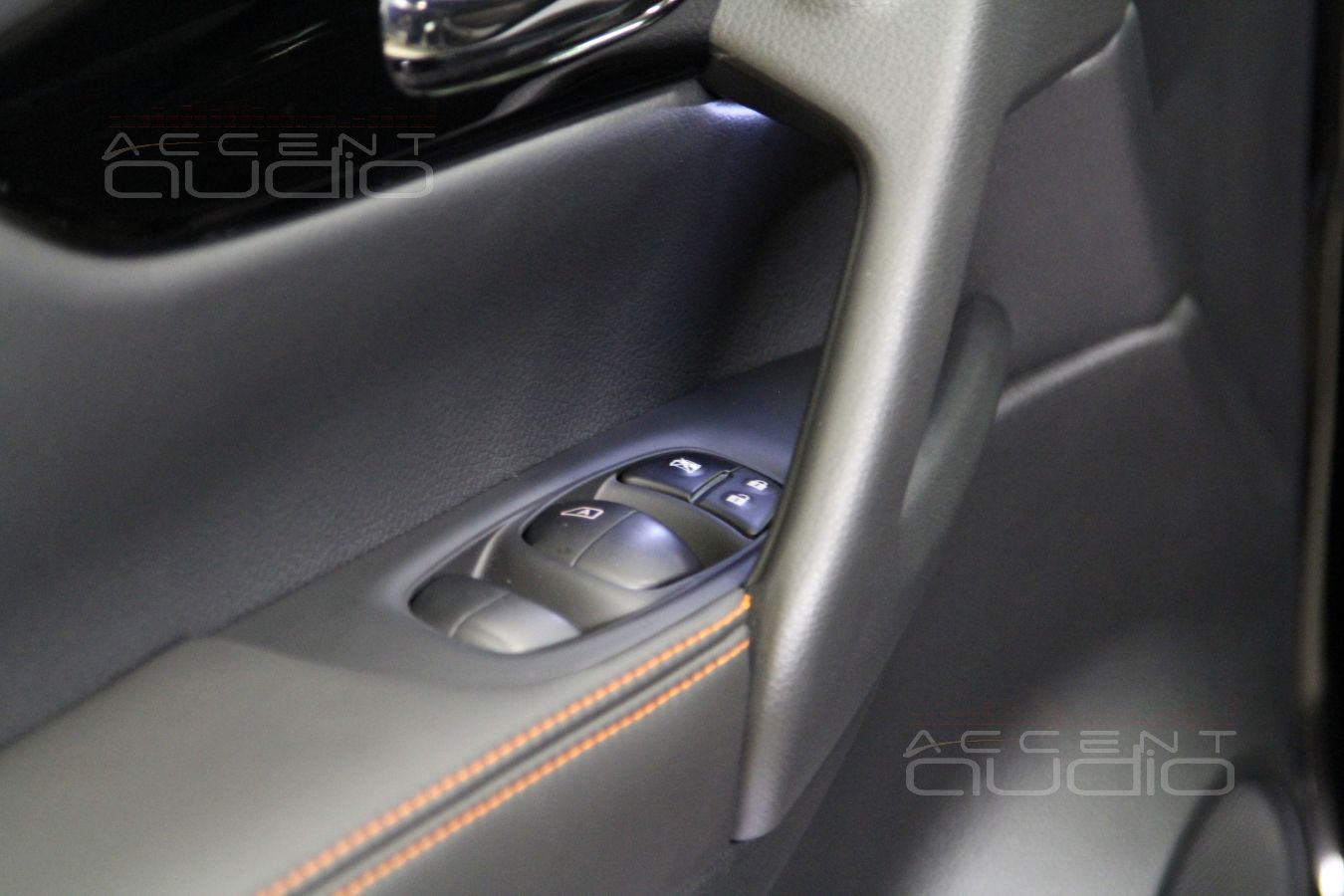 Дополнительный свет для кнопок стеклоподъемников 