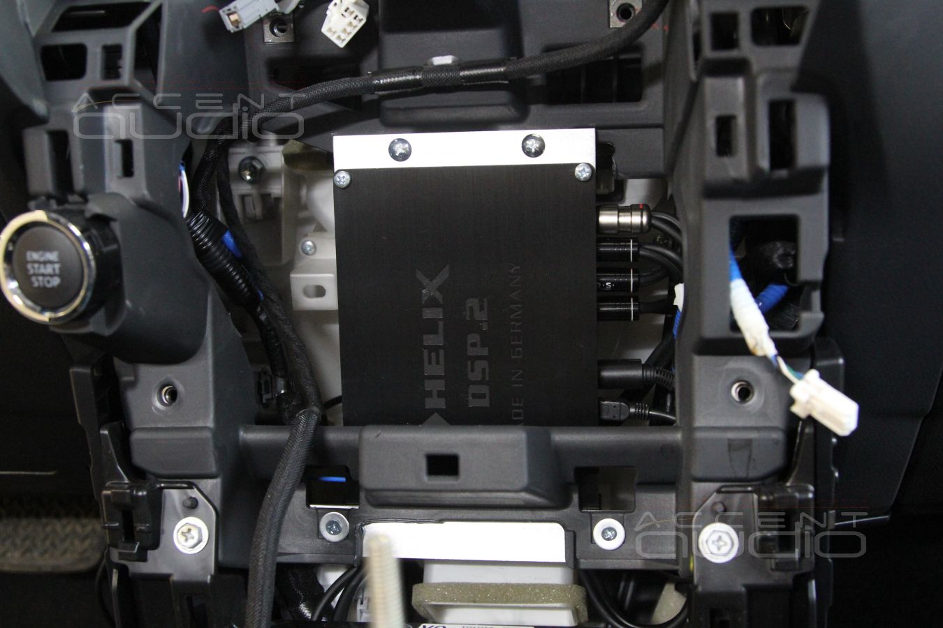 Установка аудиопроцессора Helix DSP.2 в Toyota Prado 150