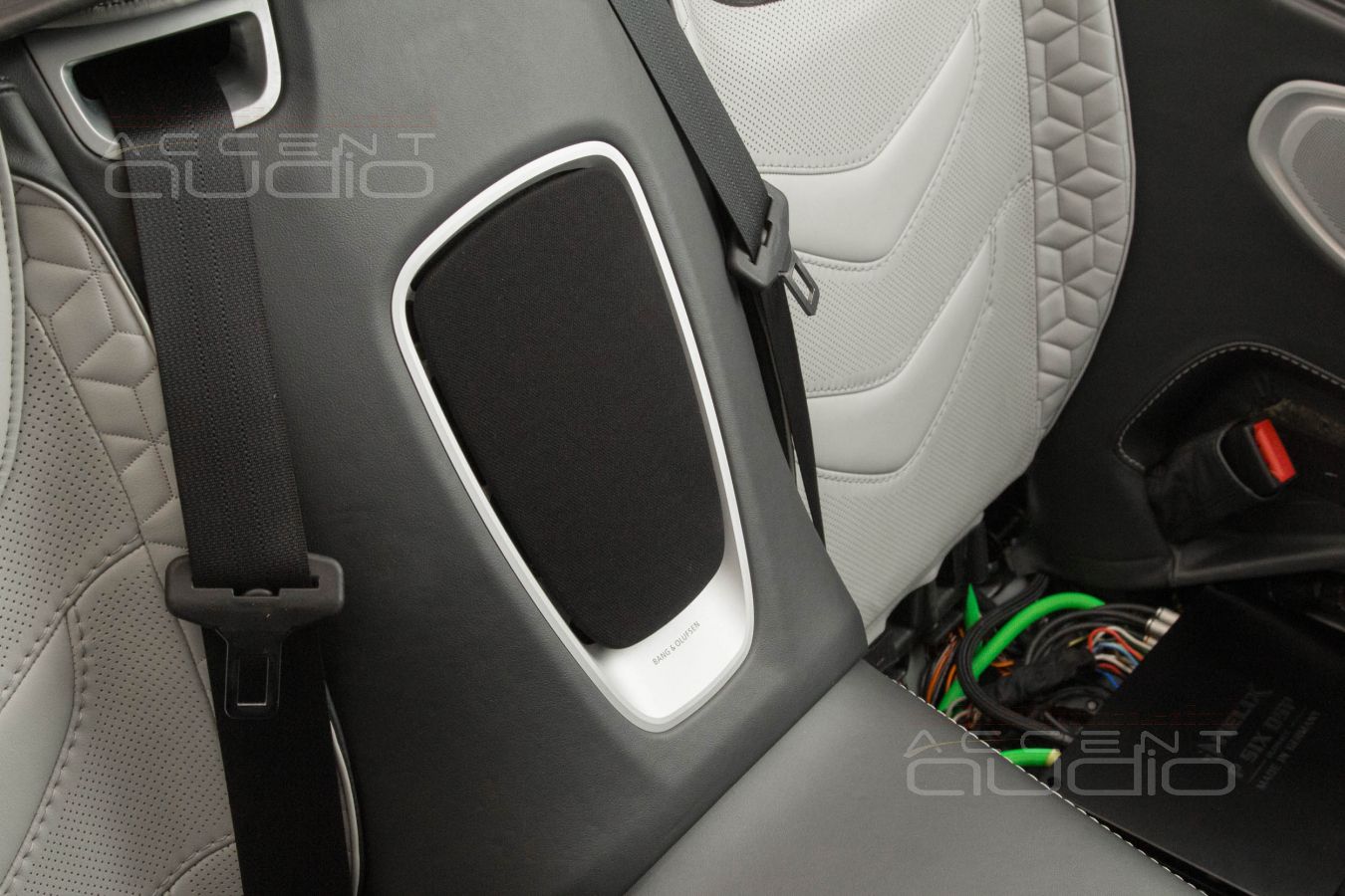 Модернизация сабвуфера в Aston Martin DBS: Eton Graphit 8 – хит сезона