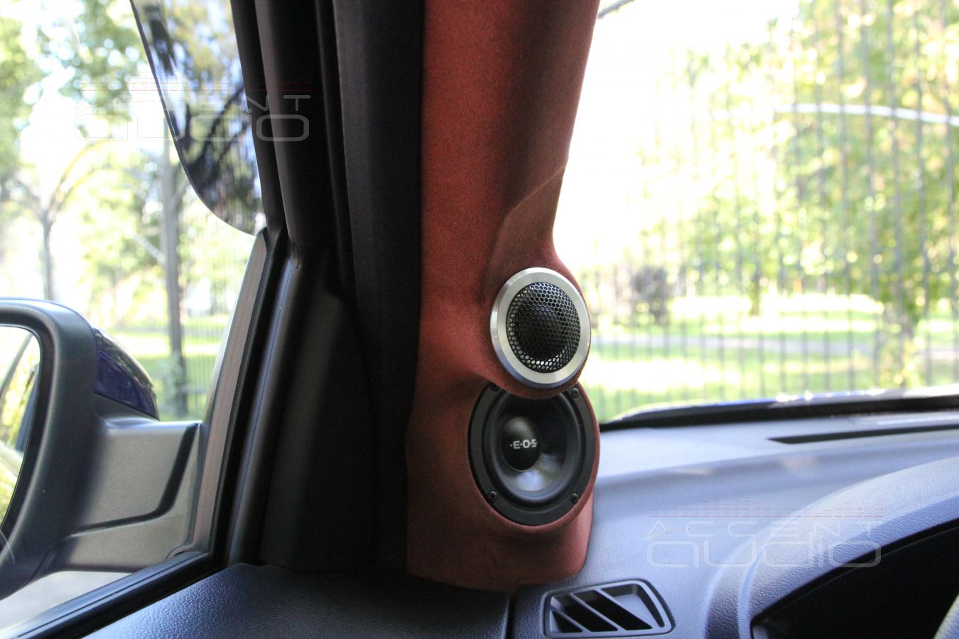 Установка СЧ-ВЧ: подиумы под твитеры и среднечастотные динамики в Ford Explorer