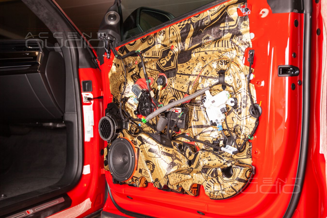 Аудиоподготовка дверей, ящики и ScanSpeak Revelator – всё необходимое для идеального звука