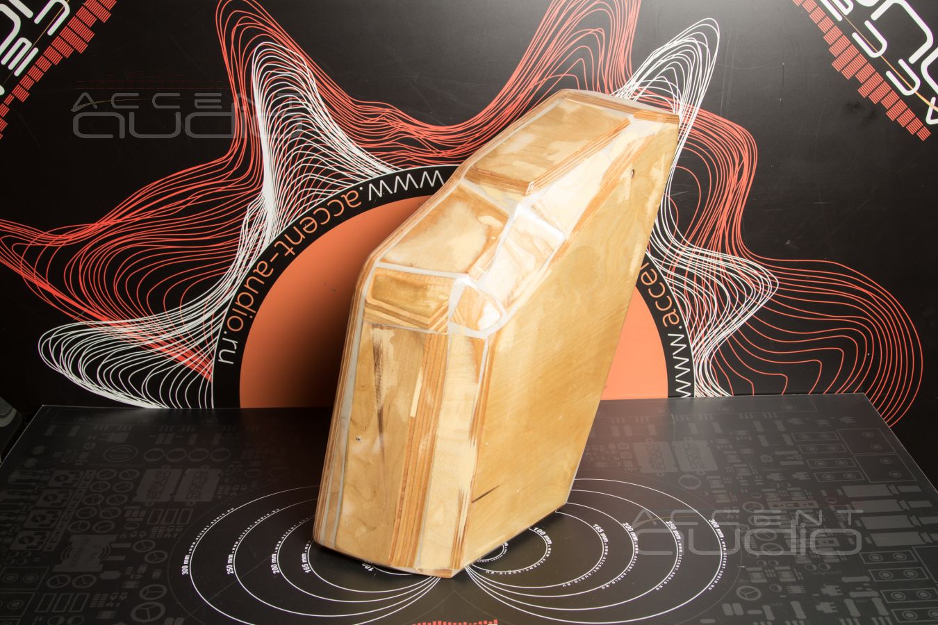 Сабвуфер Eton в Zeekr 001 и его правильный ящик !