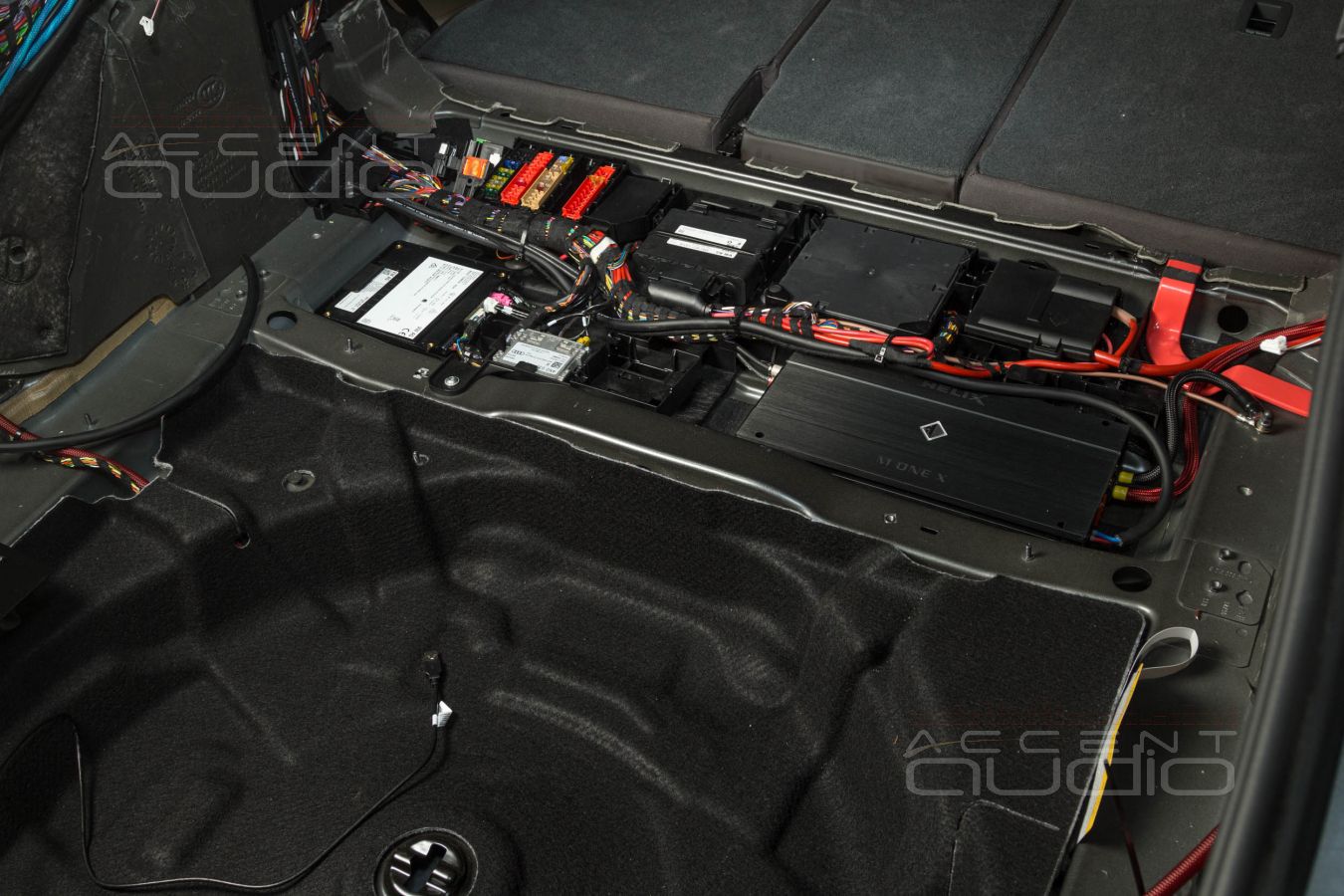 Технологии заводского монтажа: установка усилителей в Audi A7