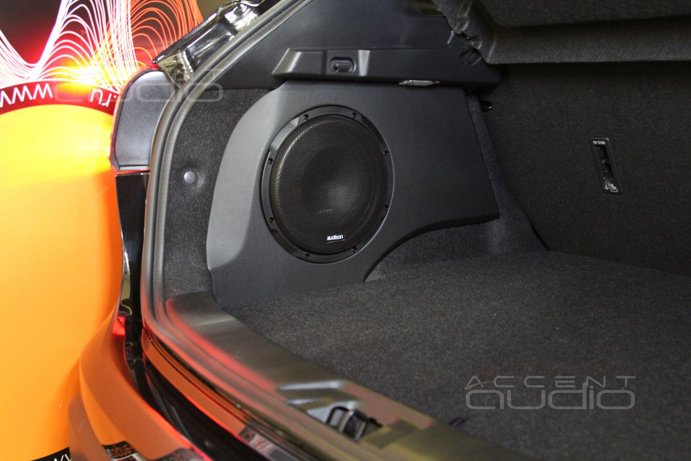 Возвращаемся к теме сабвуфера! Установка Audison Prima APS 10D.