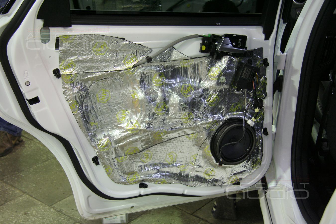 Шумоизоляция Ford Mondeo