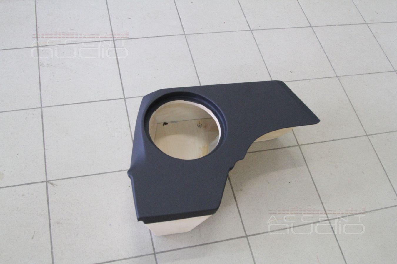 Сабвуфер стелс в новый Volkswagen Tiguan 2017