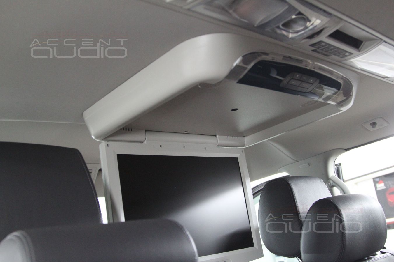 Потолочный монитор в Volkswagen Multivan