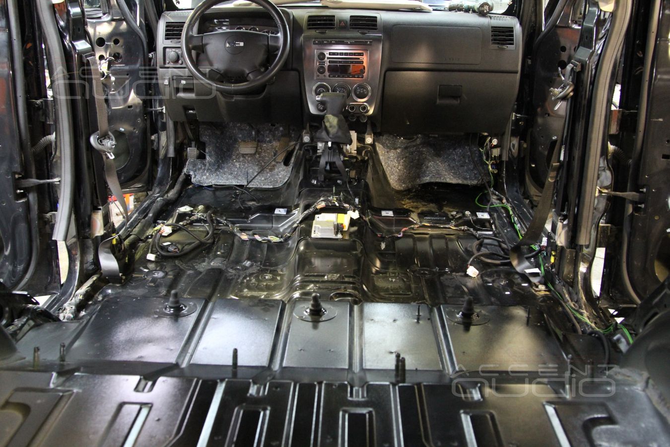 Hummer H3: система вооружения от MDLab