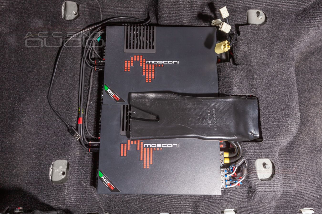 Установка усилителей Mosconi в Mitsubishi Pajero Sport