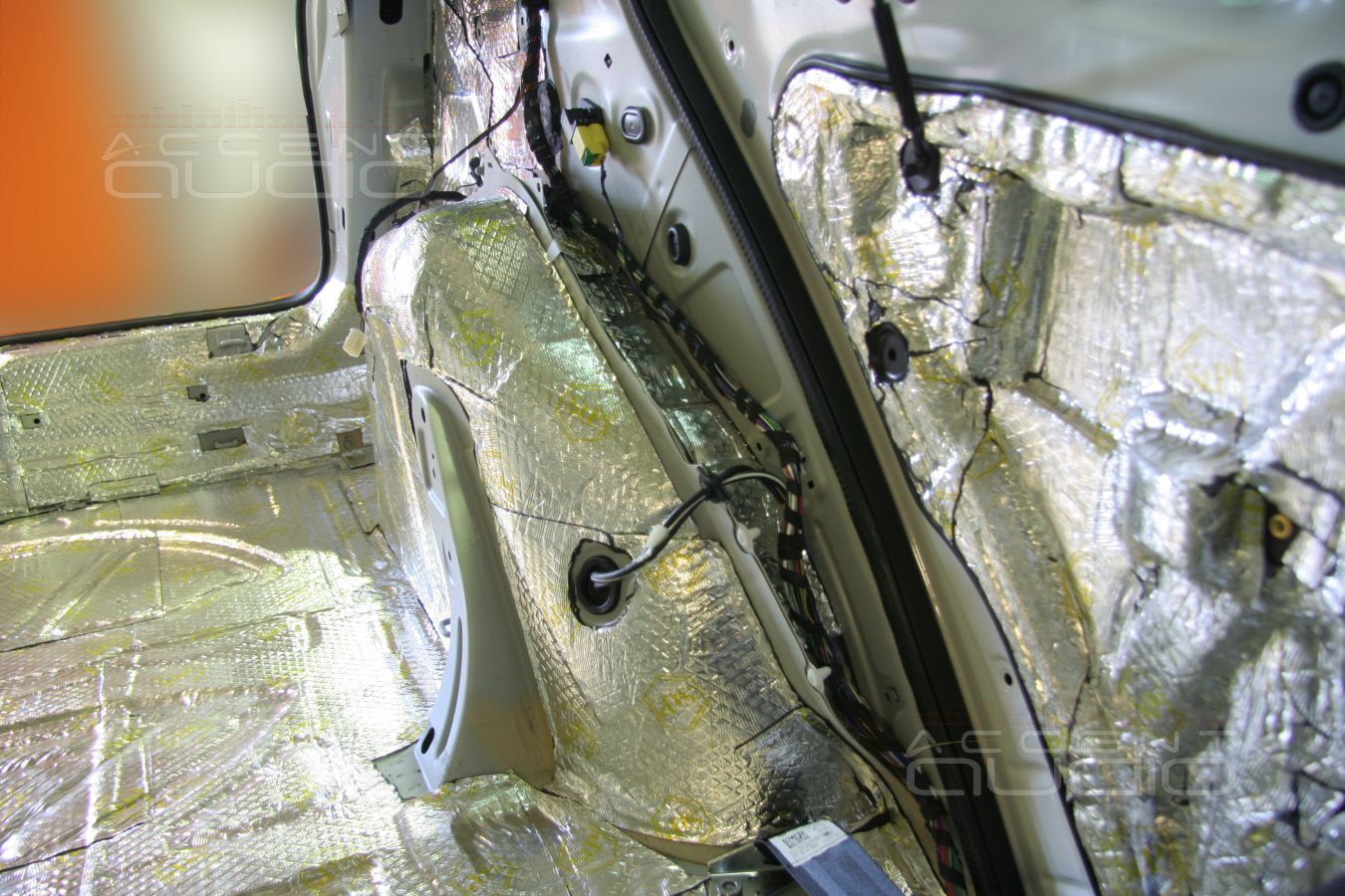 Полная шумоизоляция Volkswagen Tiguan