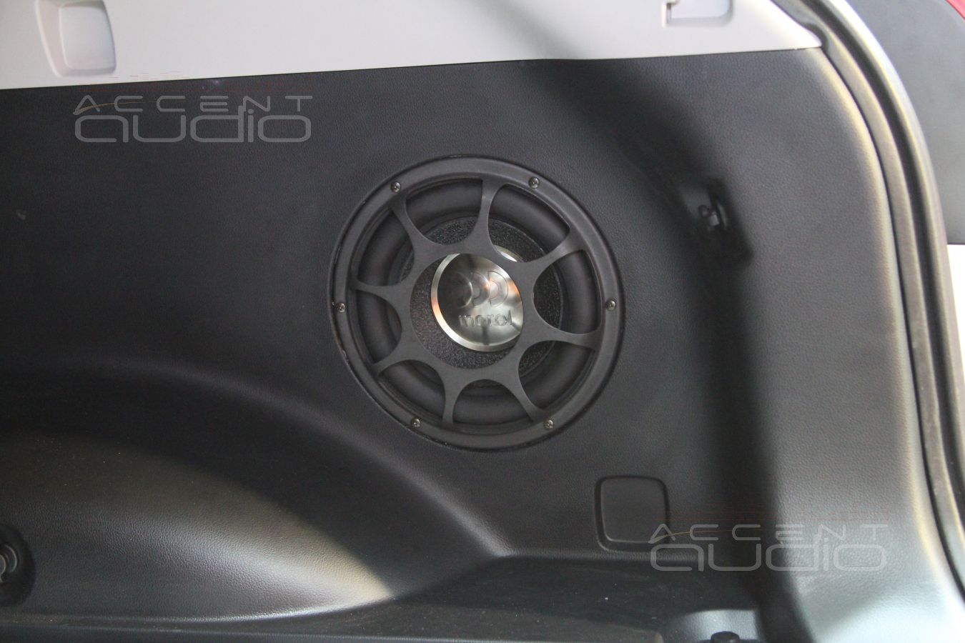 Замена сабвуфера в Kia Sportage