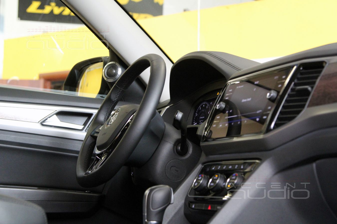 Новая акустика для Teramont: подиумы под твитеры E.O.S