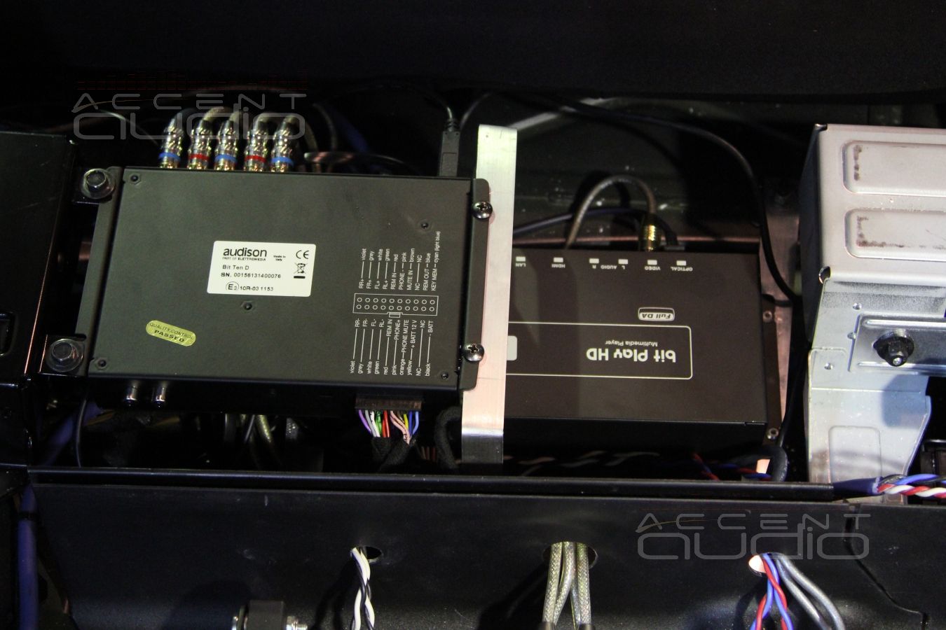 Audison BitPlay HD в Mercedes GLK - новый универсальный источник