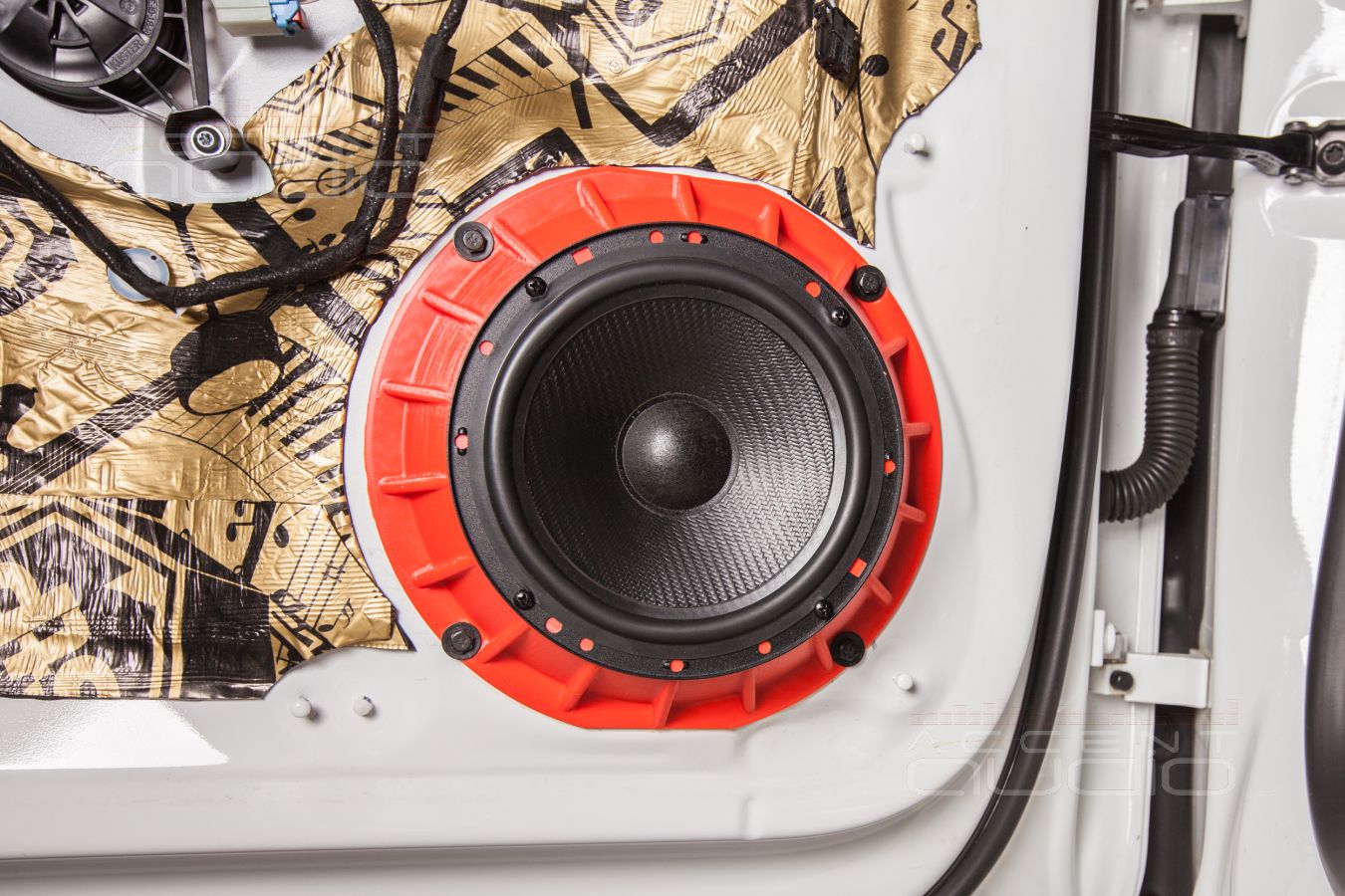 Установка мидбасов SOAudio и аудиоподготовка дверей Audi A5