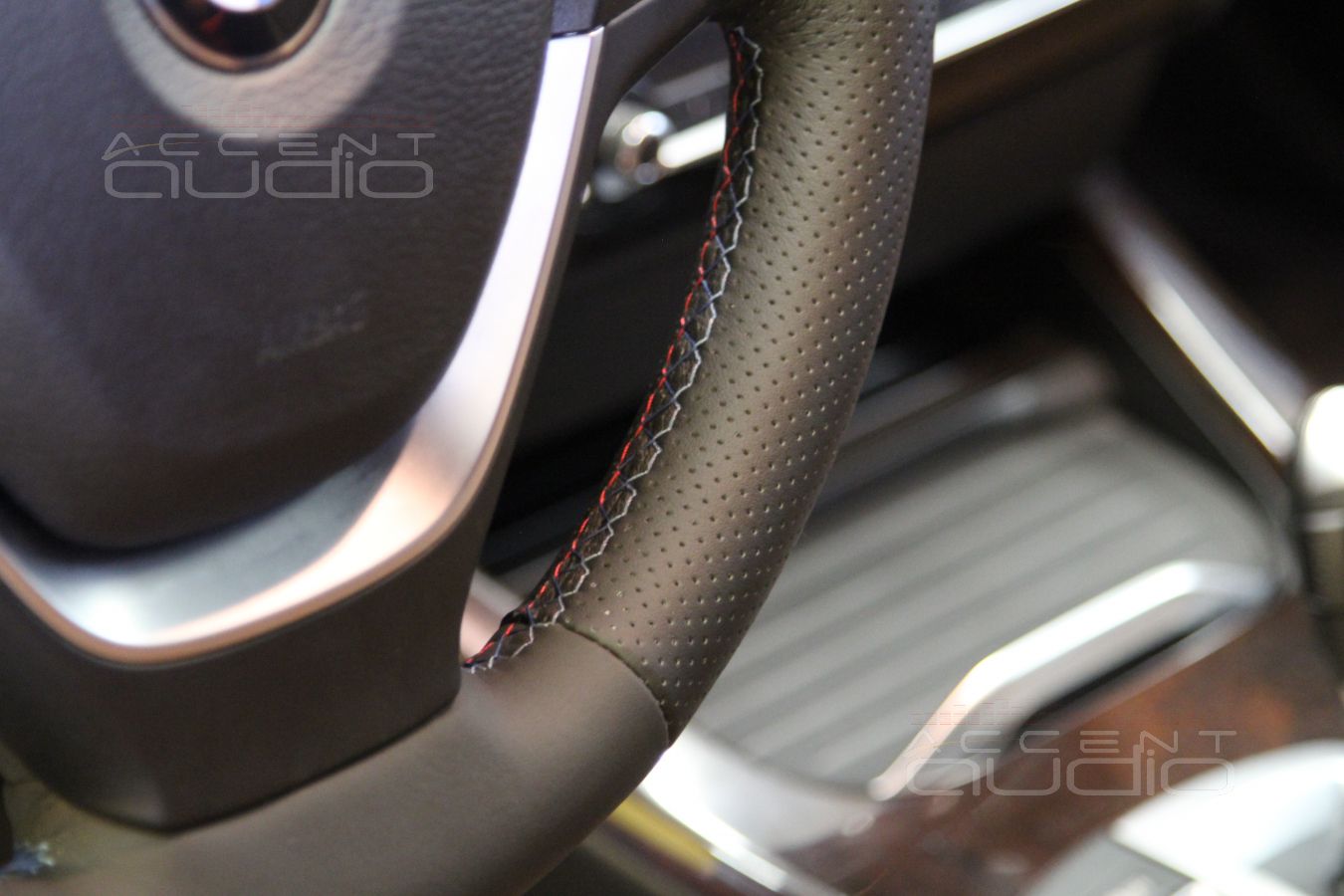 Перетяжка руля автомобиля. Как это выглядит.