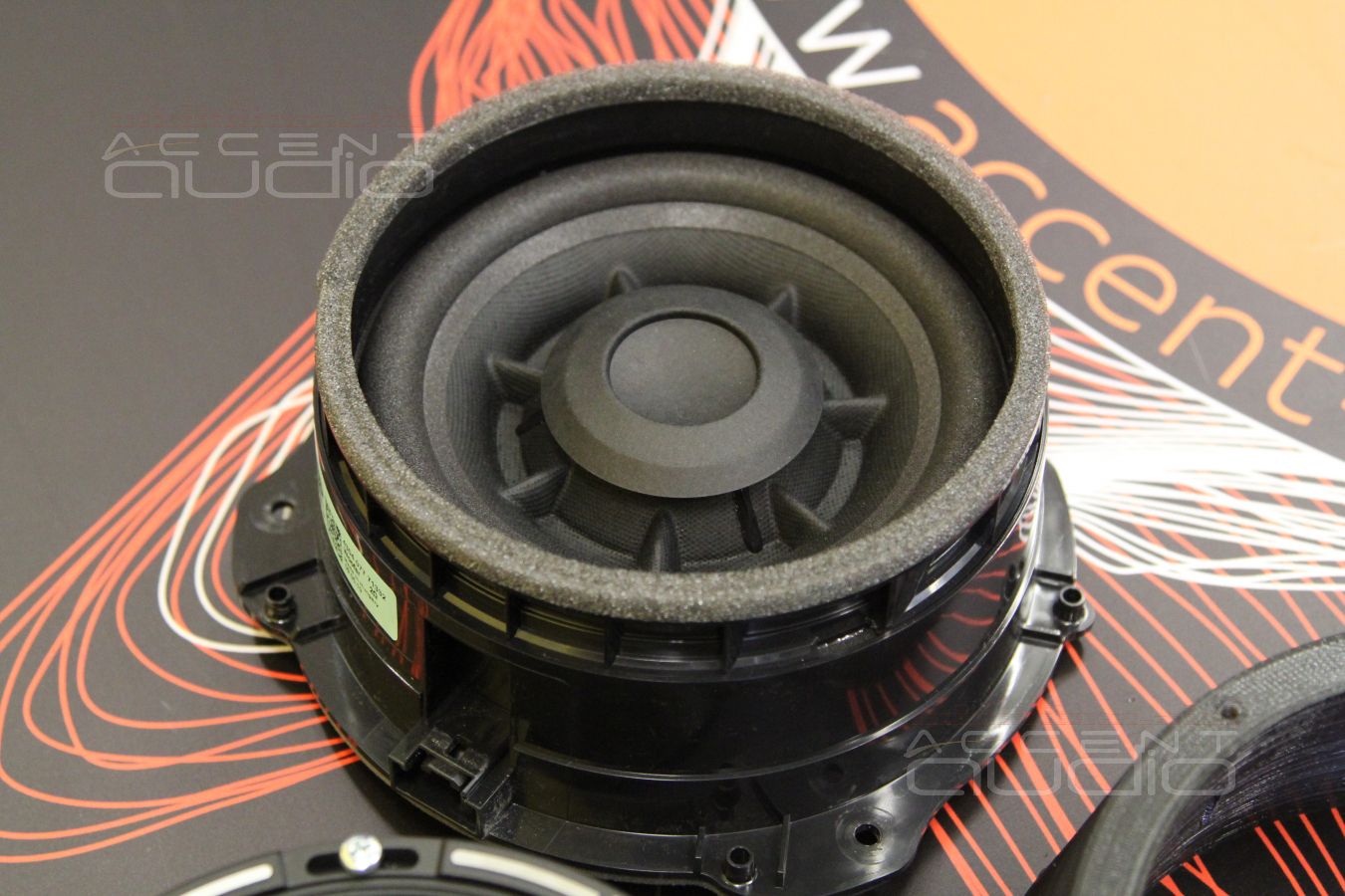 Разбираемся с заводскими системами в разных комплектациях Range Rover Velar