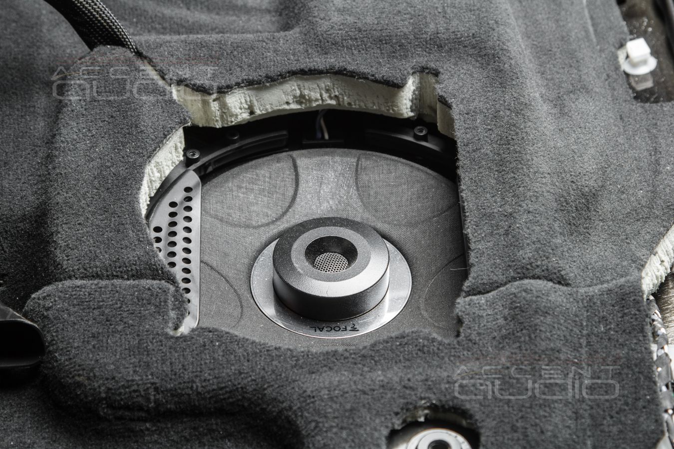 Focal ISUB BMW4 штатно для нового BMW X5